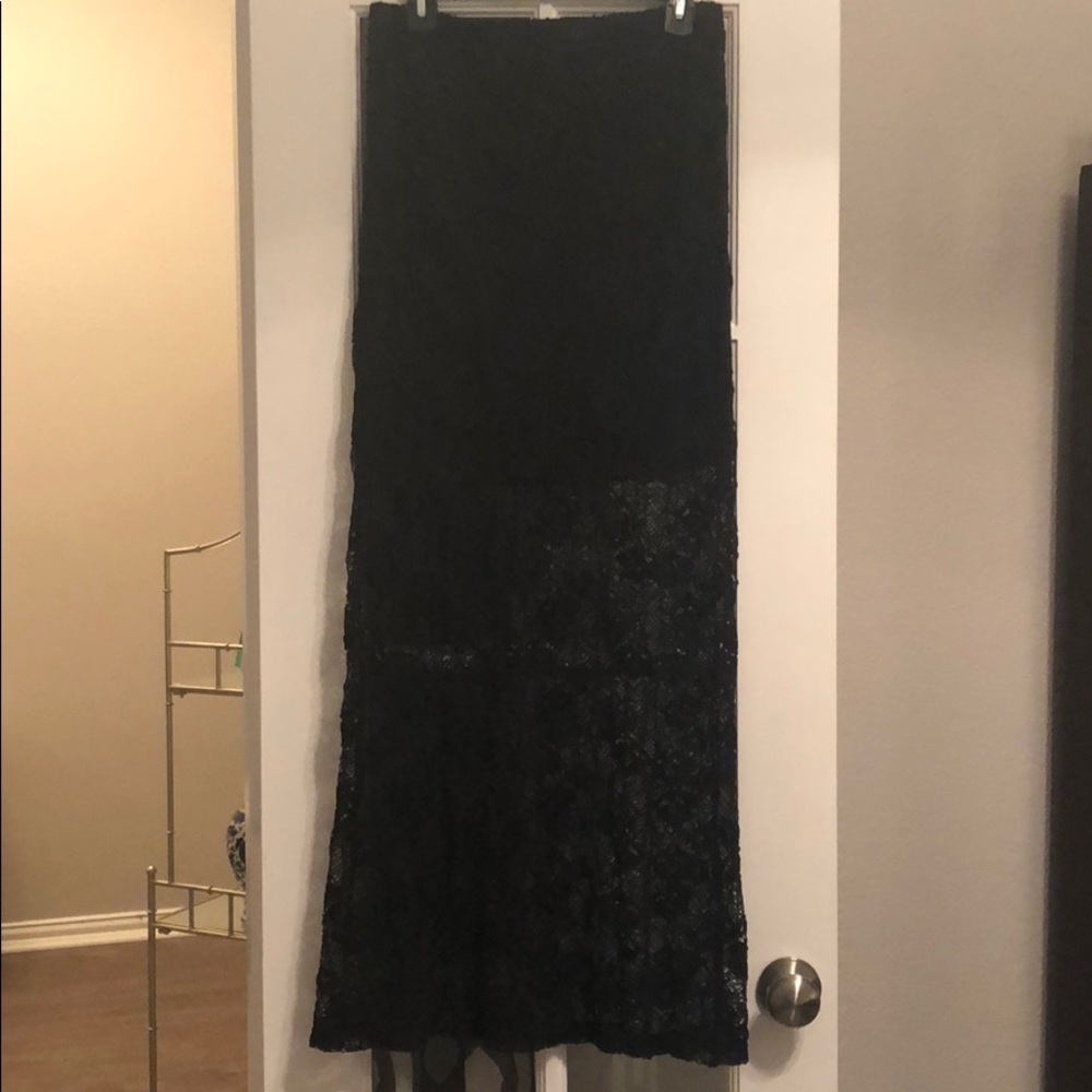 Black women’s long skirt
